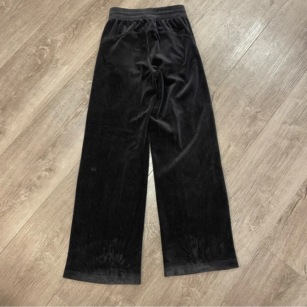 Lululemon Scuba Mid-Rise Wide-Leg Pant *Velvet Cord in Espresso - Picture 3 of 7